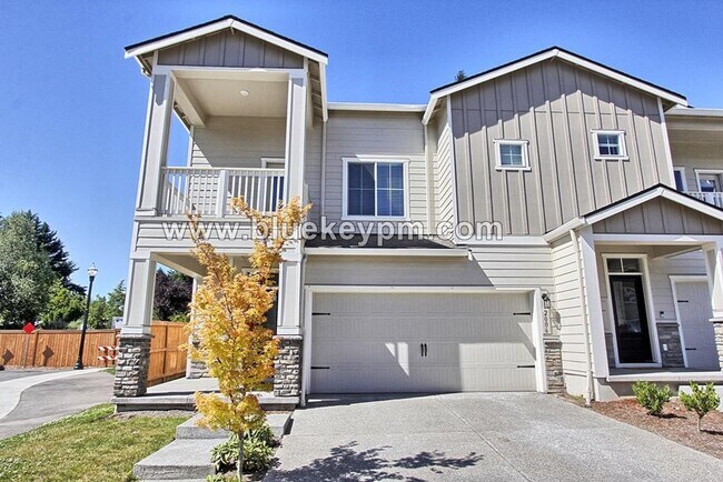 Building Photo - 3 Bed, 2.5 Baths with Loft and Covered Balcony off the Primary Suite