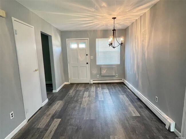 Building Photo - 8 Springwood Dr