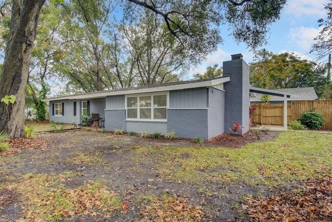 Building Photo - 403 Palm Springs Dr