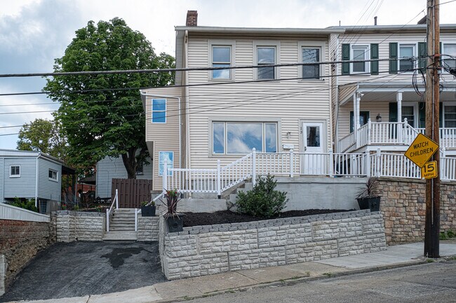 Foto del edificio - 13 Greenbush St