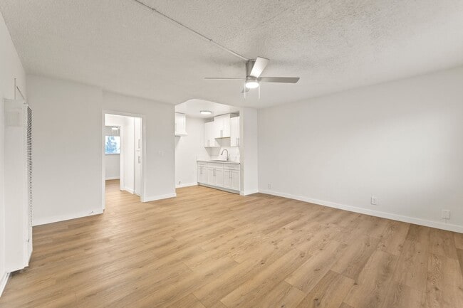 Foto del edificio - 6316 S Vermont Ave