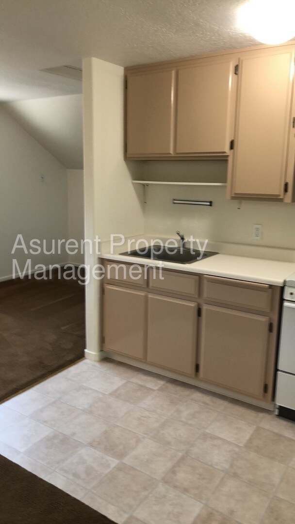 Building Photo - Unique Studio in Ashland