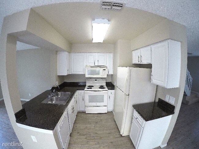 Building Photo - 2 br, 3 bath Townhome - 4102 Tartan Pl
