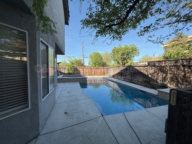 Foto del edificio - 440 Gianelli St