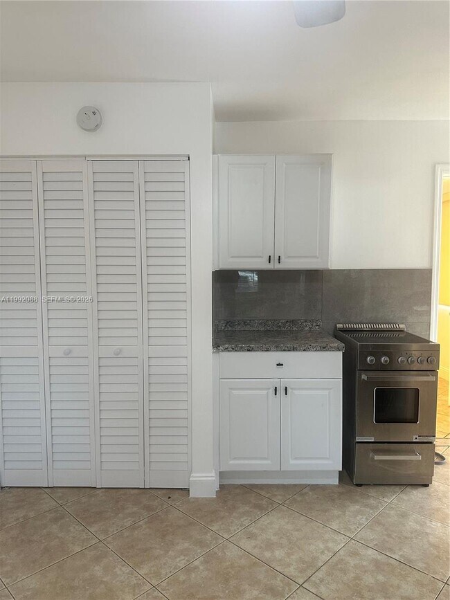 Foto del edificio - 2611 NE 8th Terrace