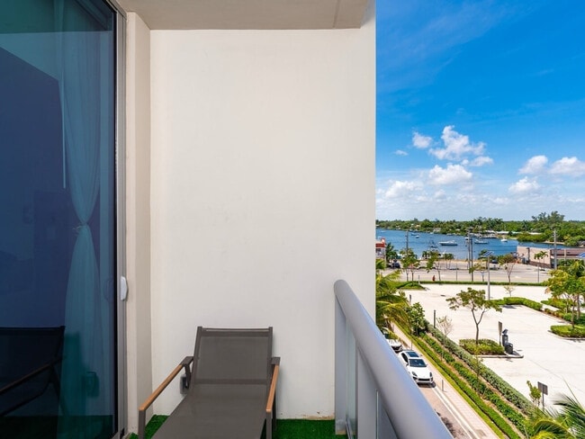 Foto del edificio - 209 N Ocean Dr