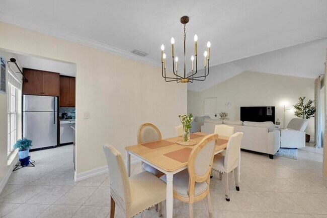 Foto del edificio - 6245 Old Court Rd
