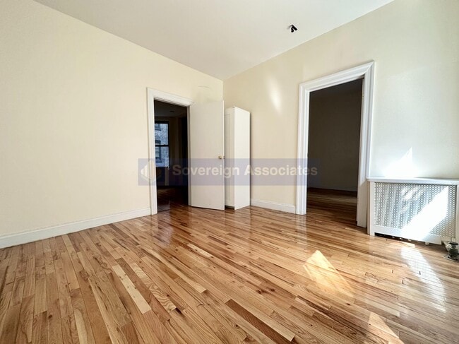 Building Photo - 526 W 161st St