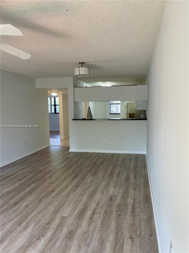 Building Photo - 9978 Nob Hill Ln