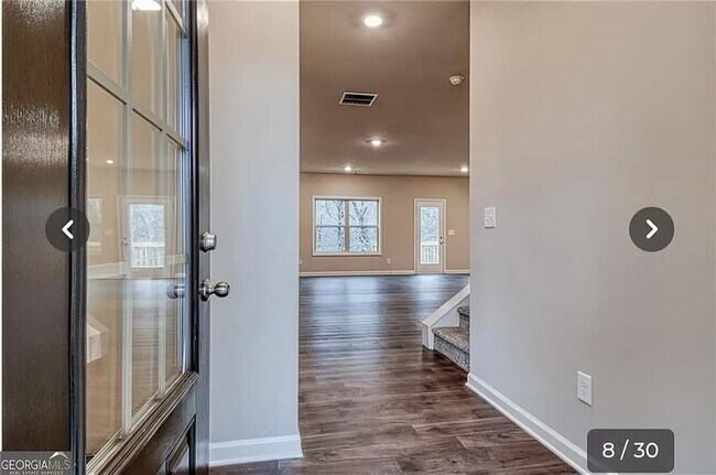 Building Photo - 3041 Westgate Park Dr