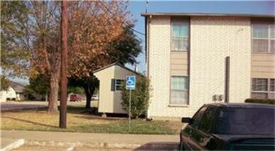Building Photo - 1421 Mcclanahan