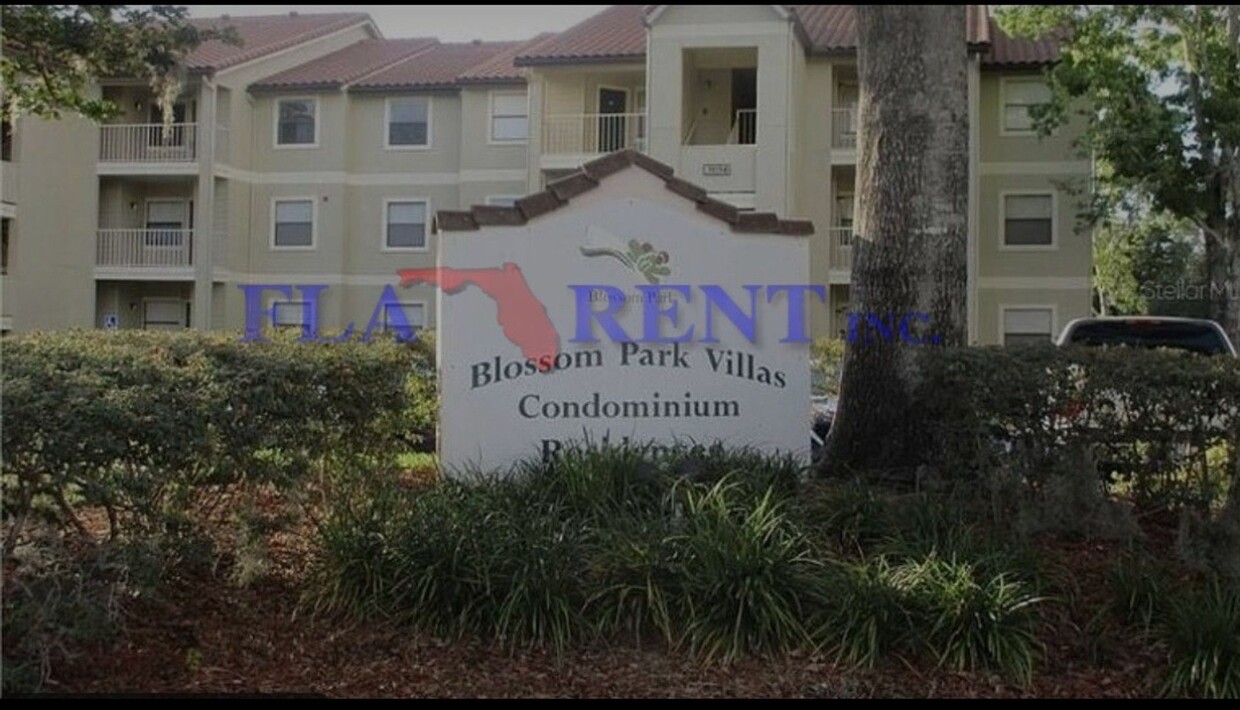 Foto del edificio - 2 BED / 2 BATH CONDO (ACROSS FROM CELEBRAT...