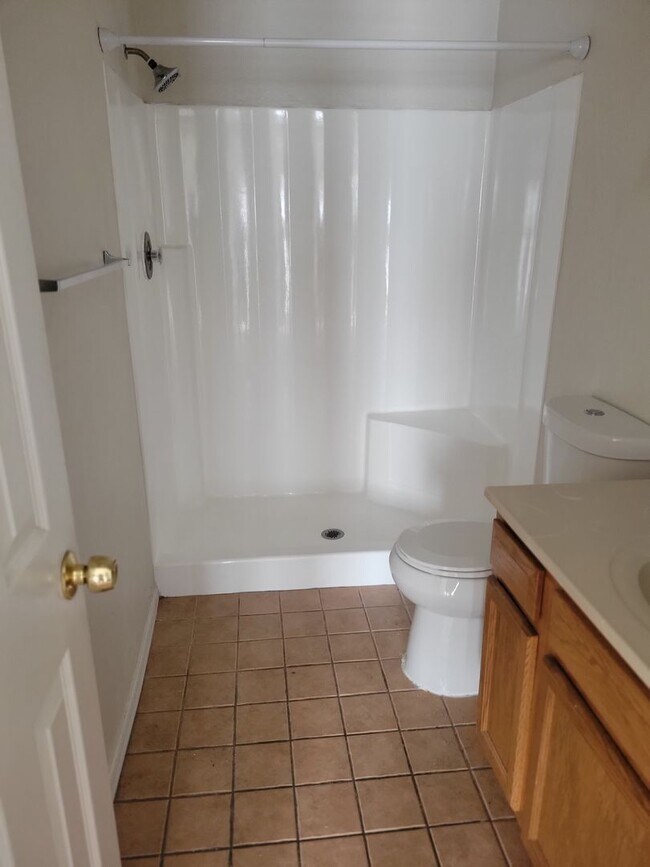 Foto del edificio - 2 bed 2 bath single story townhome - Gated...