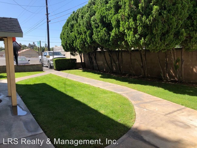 Foto del edificio - 3173-3195 Columbia Ave