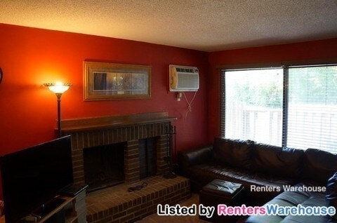 Building Photo - 7438 72nd Ln N