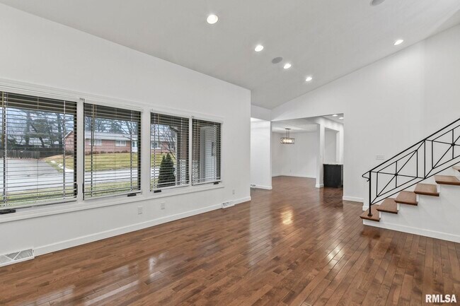Building Photo - 1236 Ivywood Dr