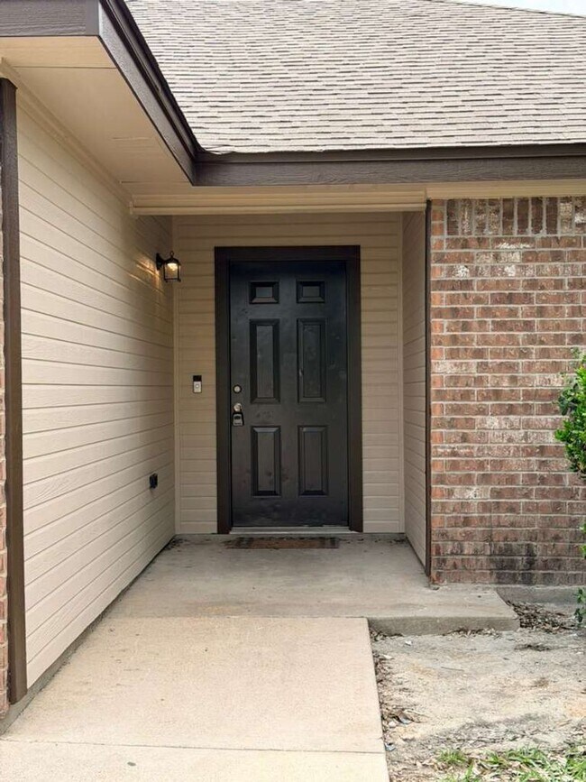 Foto del edificio - Beautiful 3BD Home on Corner Lot with Fenced Yard & 2-Car Garage in Sonterra