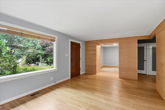 Foto del edificio - 2Bd/1Ba Seattle Home