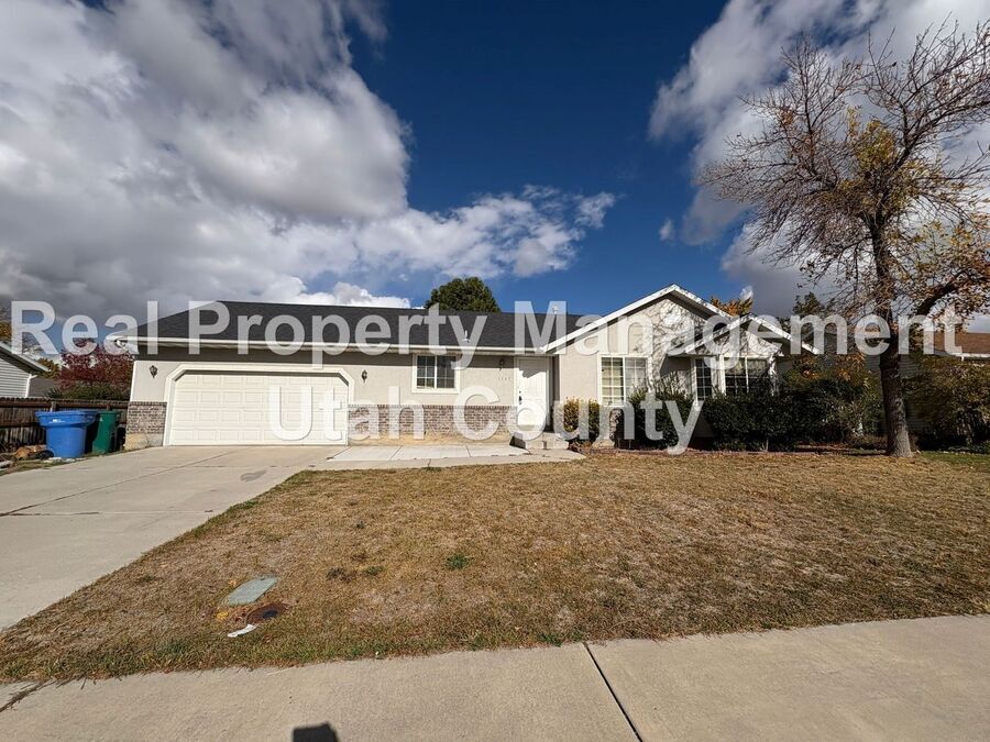 Primary Photo - Newly updated home in Lehi