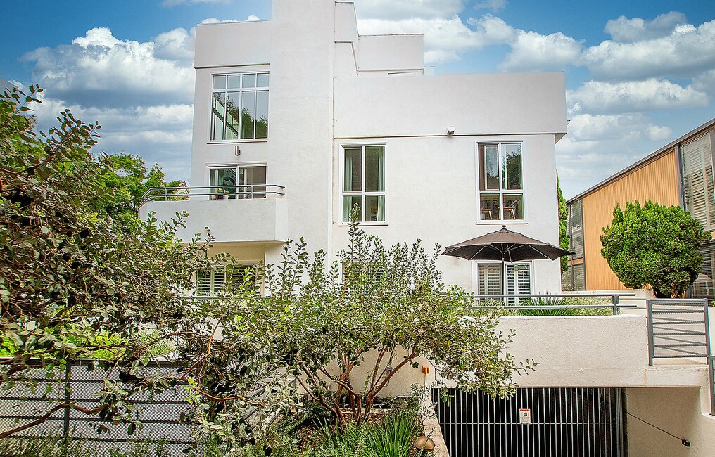Foto principal - 1139 Yale St