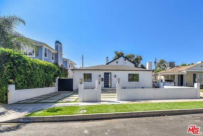 Building Photo - 4537 Farmdale Ave