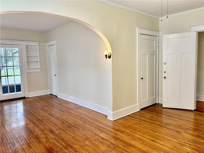 Foto del edificio - 7726 S Claiborne Ave