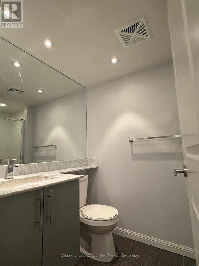 Photo du bâtiment - 65 E Liberty St