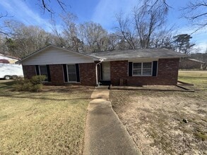 Building Photo - 4702 Rowland Ave