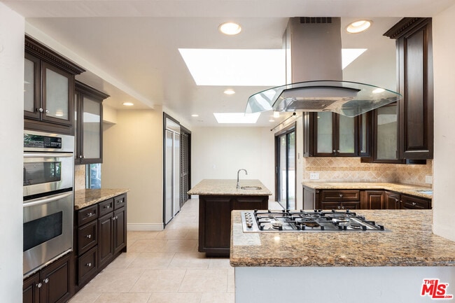 Foto del edificio - 10351 Whipple St