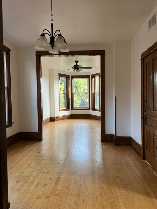 Building Photo - 2112 W 23rd St