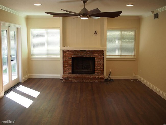 Building Photo - 4 br, 2 bath House - 211 Windtree Ave