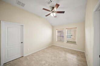 Building Photo - 17915 Pinewood Green Building Photo - 17915 Pinewood Green