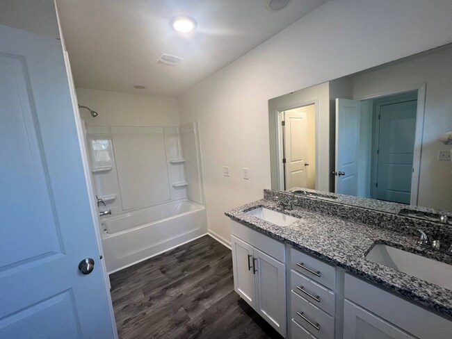 Foto del edificio - 1064 W Bank St