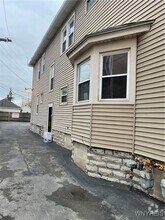 Building Photo - 1431 Hertel Ave