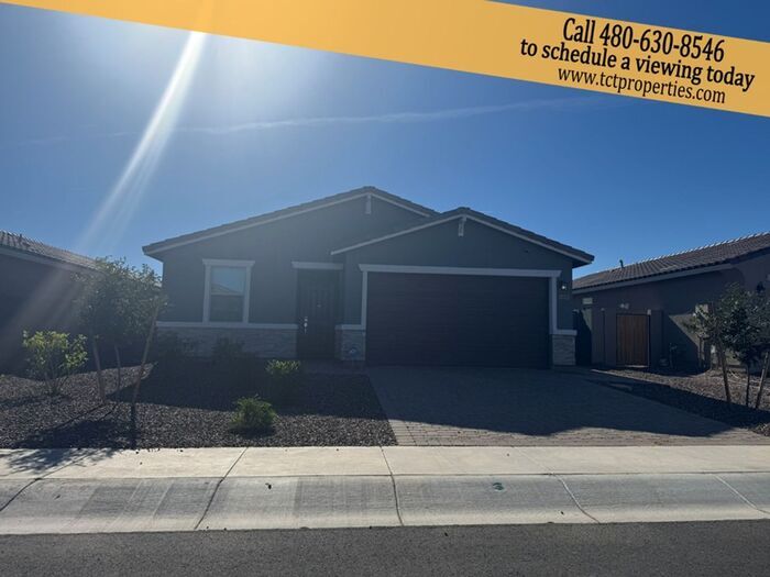 Foto principal - Beautiful like new home in San Tan Groves