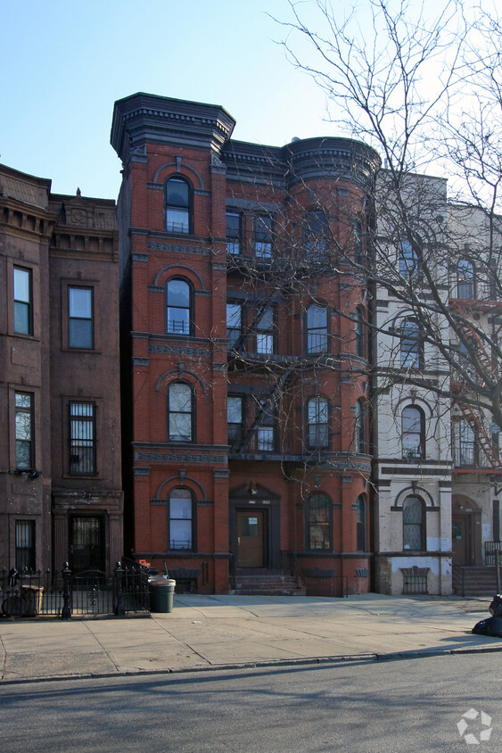 Building Photo - 699 Bushwick Ave