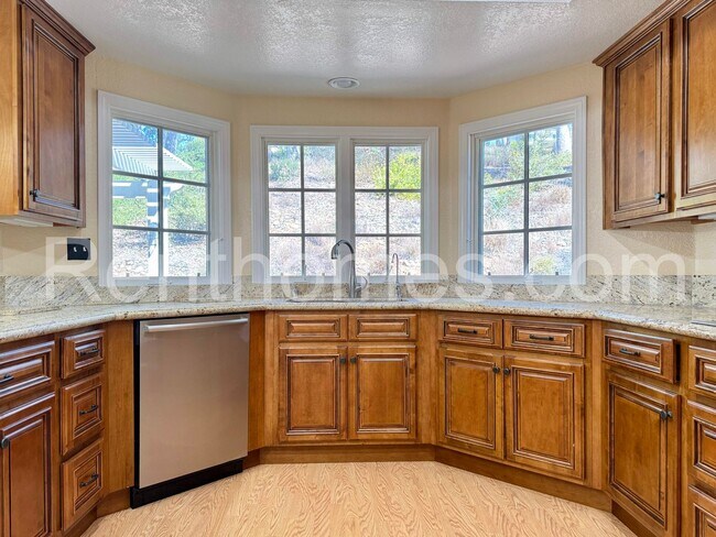 Building Photo - 10384 Barrywood Way