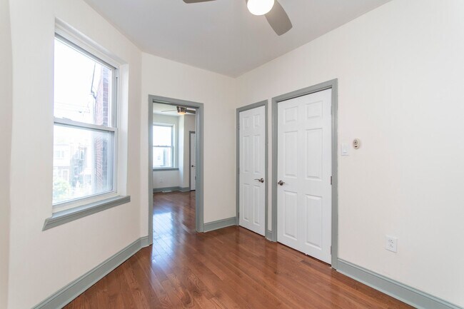 Foto del edificio - 5937 Catharine St