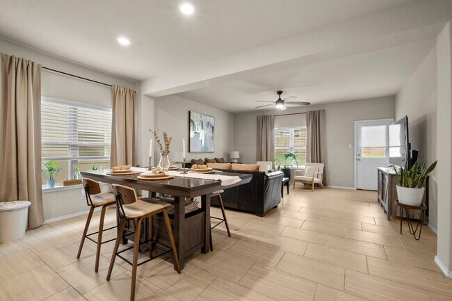 Building Photo - 15235 Comanche Hls