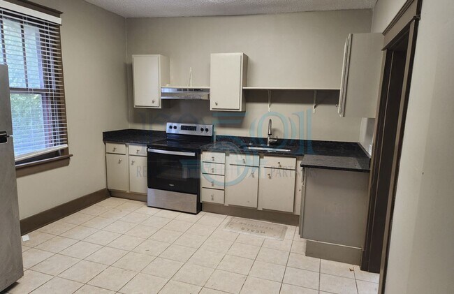 Foto del edificio - Historical 3 Bedroom 1 Bathroom!