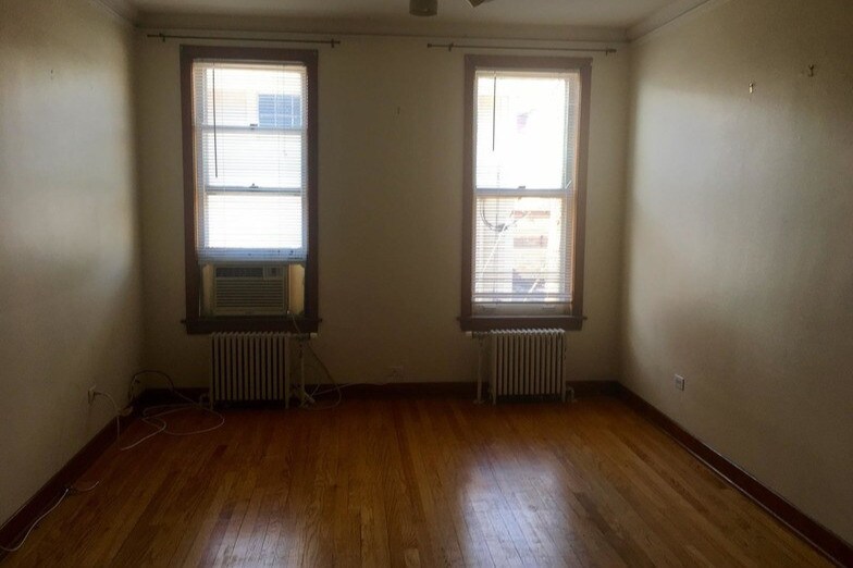 Living Room - 115 N Main St