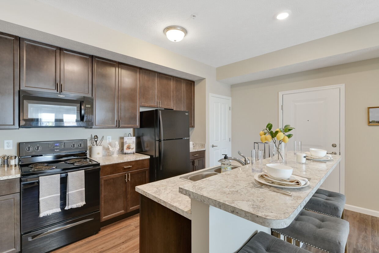Lakeside Village Apartments in Groveport, OH