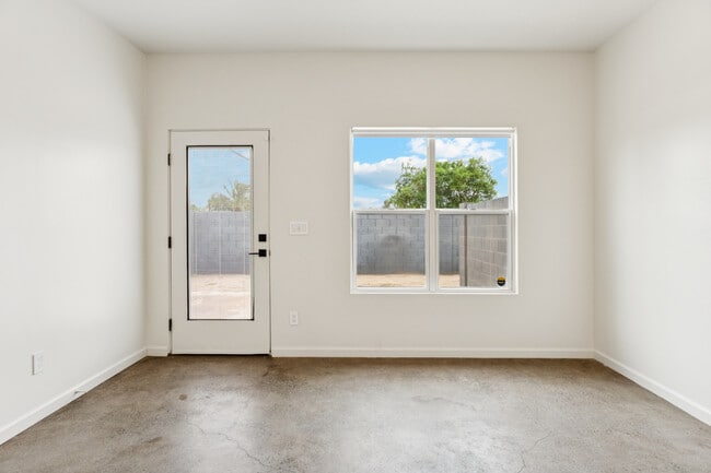 Photo - 1717 W Berridge Ln House