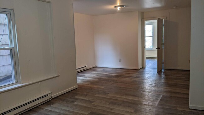 Foto del edificio - 218 W Market St