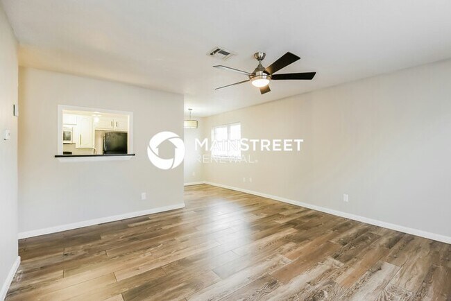 Foto del edificio - 3 Bedroom Pet-Friendly Home in Oklahoma City, OK with Main Street Renewal