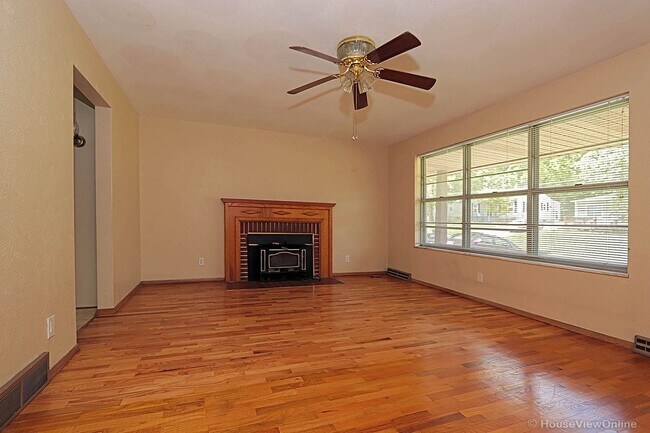 Foto del edificio - House Close To Campus- Available in July 2026