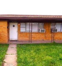 Building Photo - 2351 NW Bell Ave