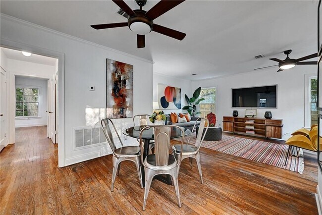 Foto del edificio - 3207 Breeze Terrace