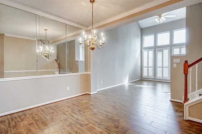 Foto del edificio - 2022 Ridge Wood Ln