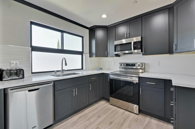 Photo - 41362 Mahoney St House